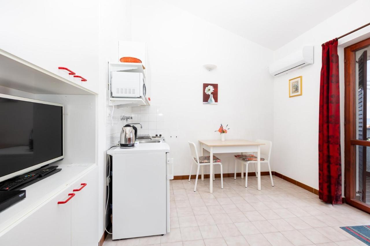 Apartments Mrak Punat Exterior foto